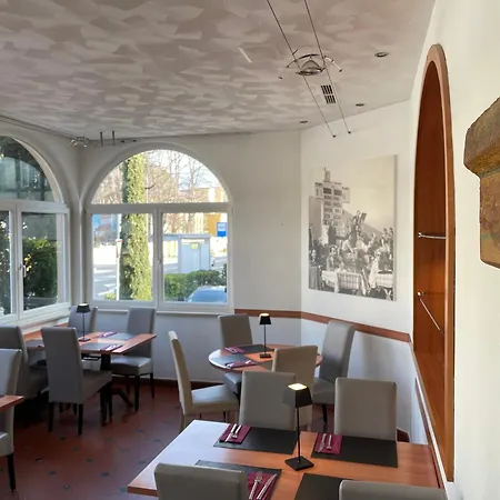 Hotel Cavallino S'rossl 3*