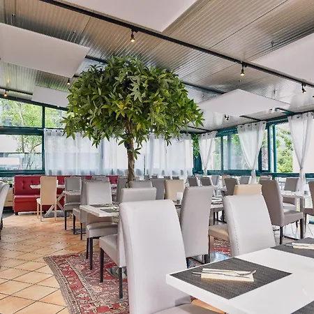 Cavallino S'roessl 3*