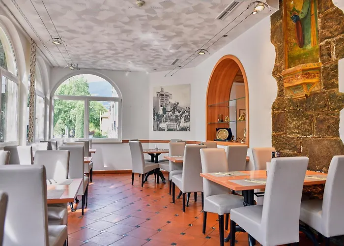 Cavallino S'roessl 3*