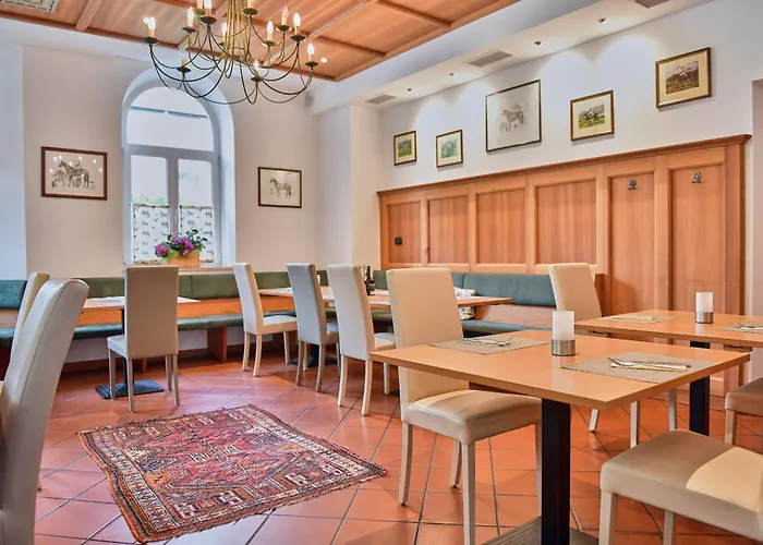 Cavallino S'roessl Otel 3*